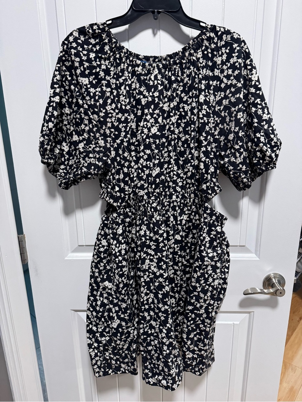 Old Navy Floral Puff-Sleeve Black and White Dress